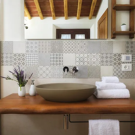 La Casellina * مونتيتشيلو